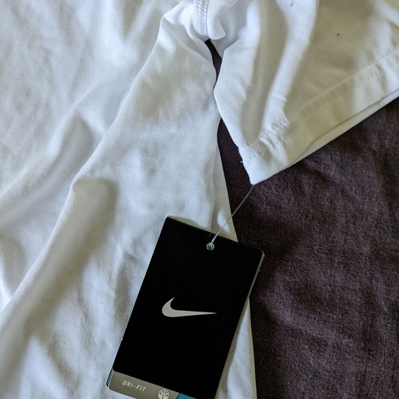 Nike Dry Fit Shirt - Picture 5 of 5